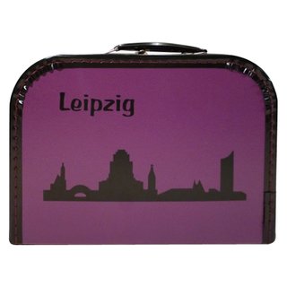 Pappkoffer (mit Borde) violett mit Skyline von Leipzig inkl. 1 Reflektorbärchen