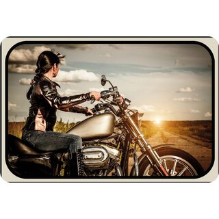 Schild Vintage "Sonnenuntergang, Frau auf Motorrad" 20 x 30 cm Blechschild