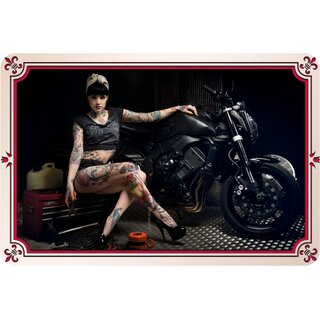 Schild Spruch schwarzes Motorrad - tätoowierte Frau 20 x 30 cm Blechschild