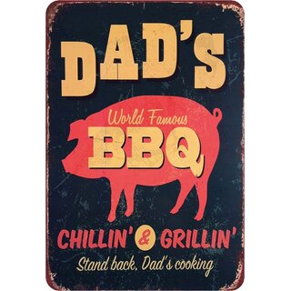 Schild Spruch "Dads world famous BBQ, chillin and grillin" 20 x 30 cm Blechschild 