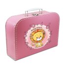 Spielzeugkoffer Kinderkoffer Pappe pink mit Löwe, Blumenborde und Wunschtext 16 cm